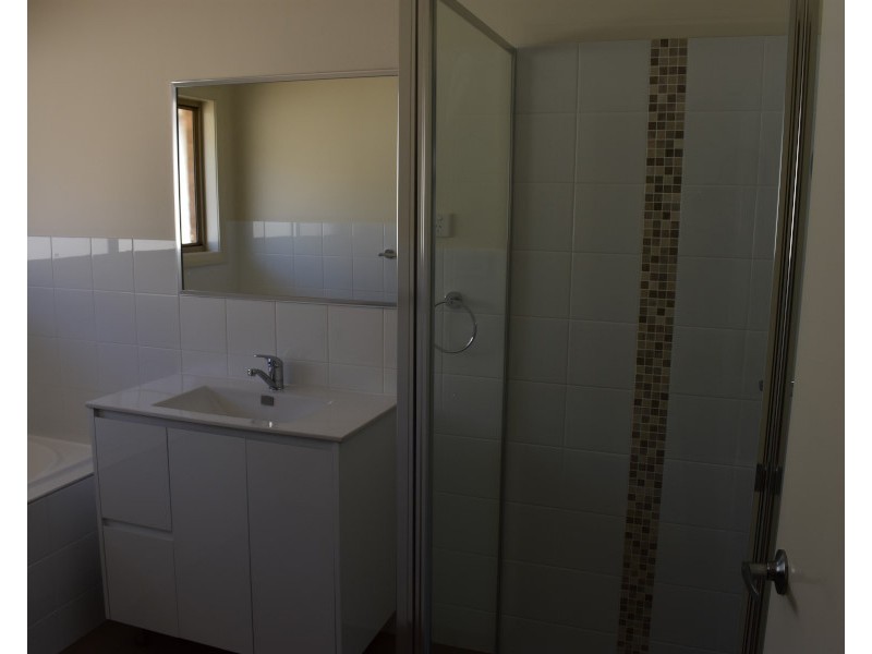 6 Rosewood Avenue, Parkes NSW 2870