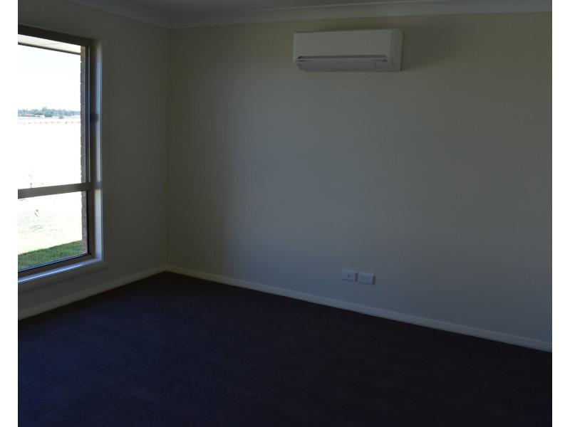 6 Rosewood Avenue, Parkes NSW 2870