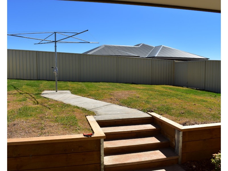 6 Rosewood Avenue, Parkes NSW 2870