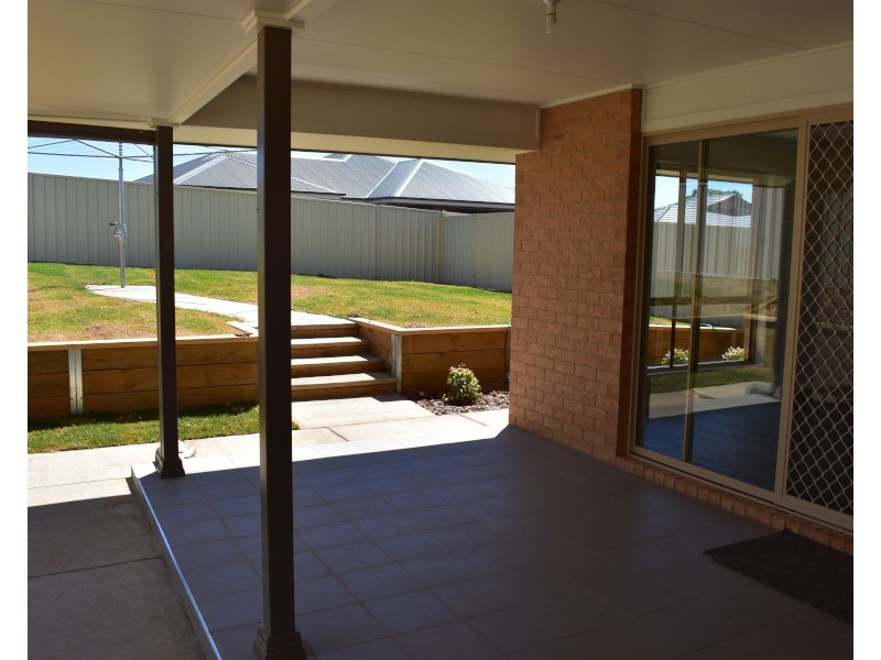 6 Rosewood Avenue, Parkes NSW 2870