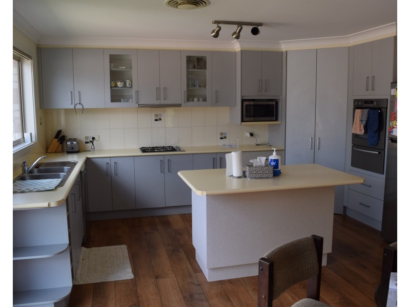 12 Noonan Street, Parkes NSW 2870