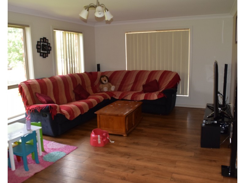 12 Noonan Street, Parkes NSW 2870