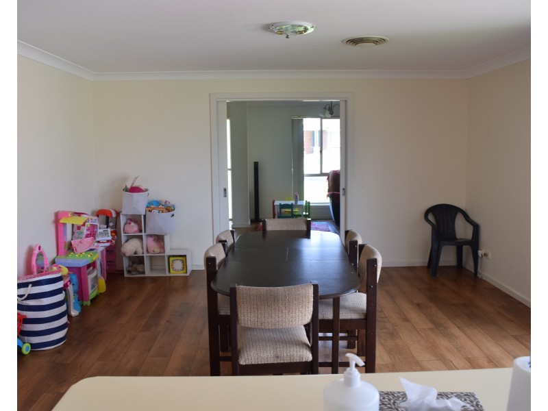 12 Noonan Street, Parkes NSW 2870