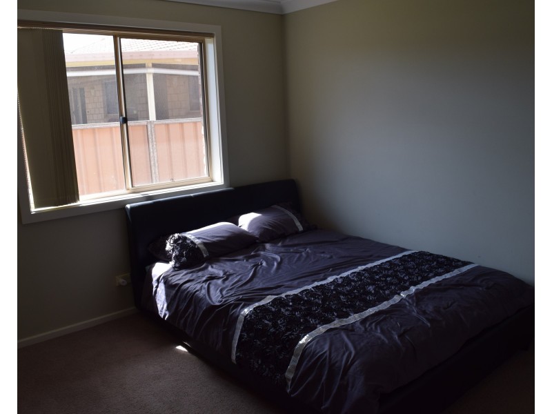 12 Noonan Street, Parkes NSW 2870