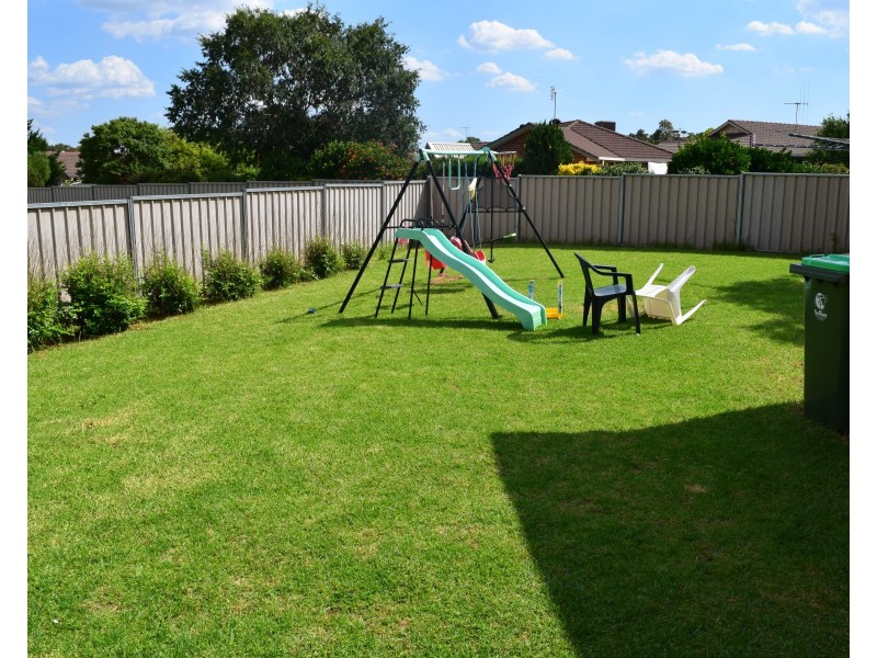 12 Noonan Street, Parkes NSW 2870