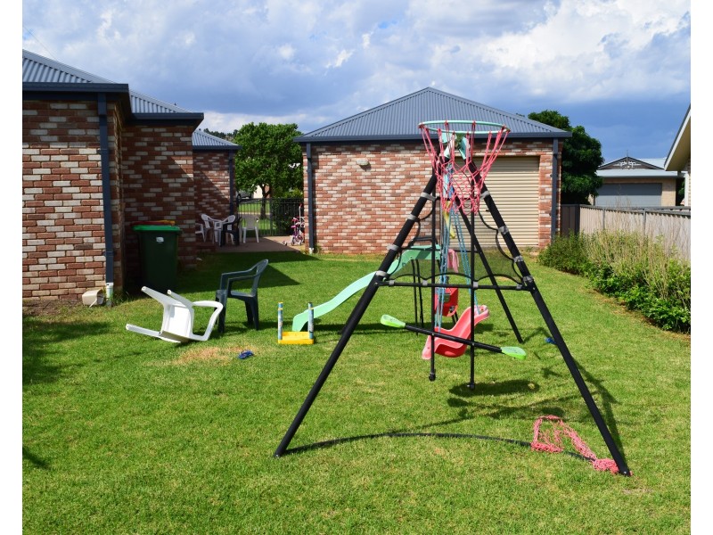 12 Noonan Street, Parkes NSW 2870