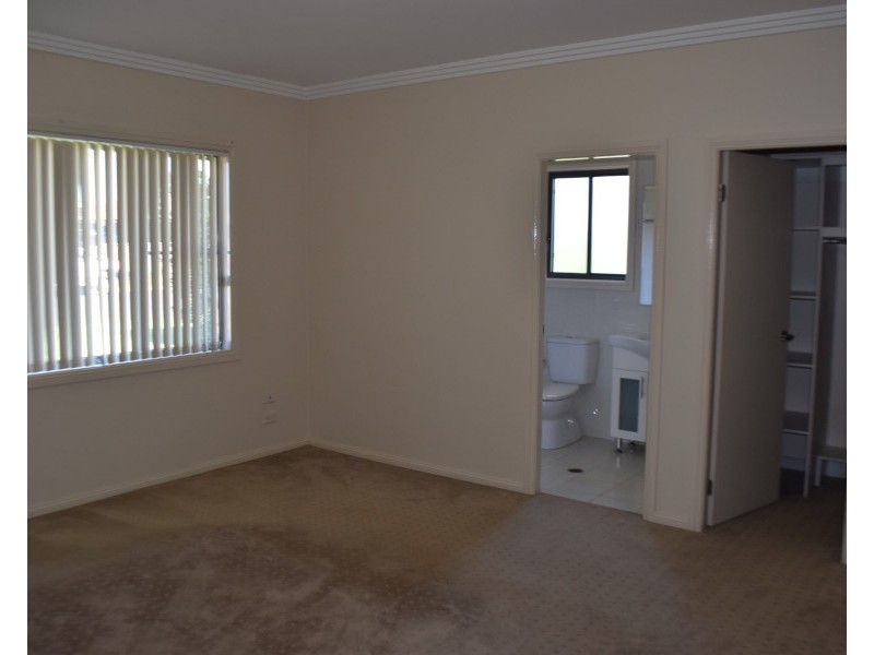 5 Koala Street, Parkes NSW 2870