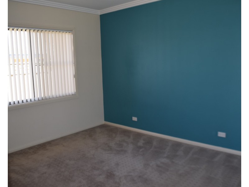 5 Koala Street, Parkes NSW 2870