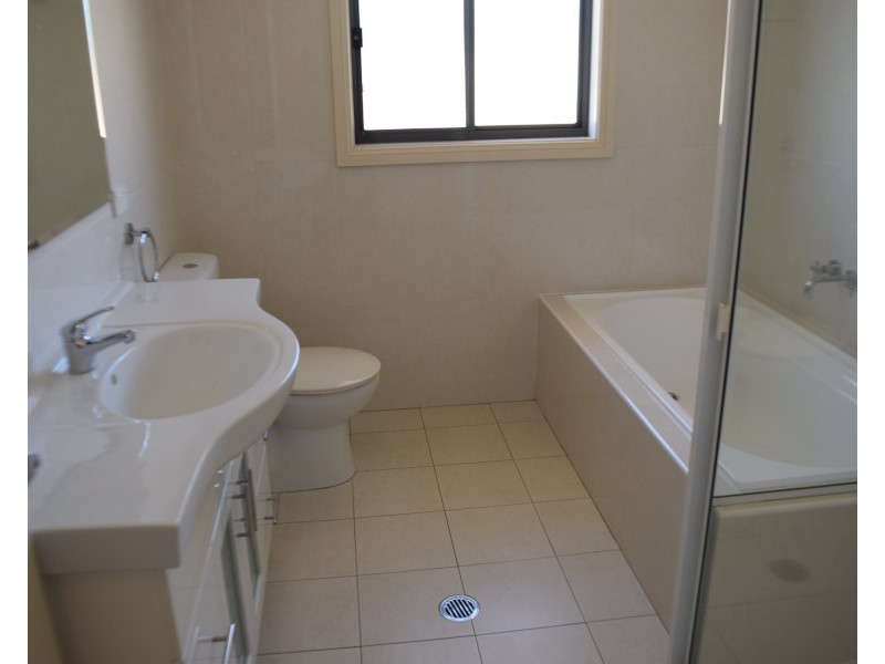 5 Koala Street, Parkes NSW 2870