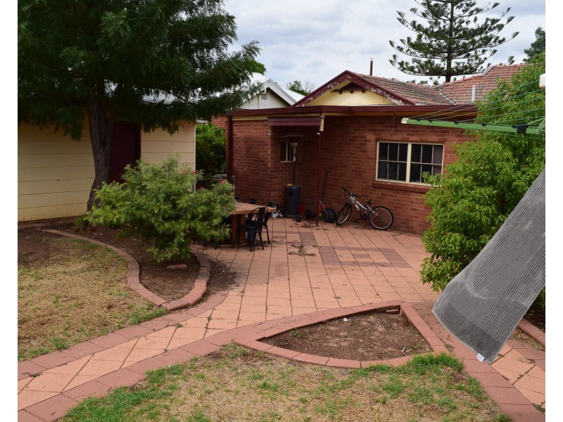 14 Oswin Street, Parkes NSW 2870