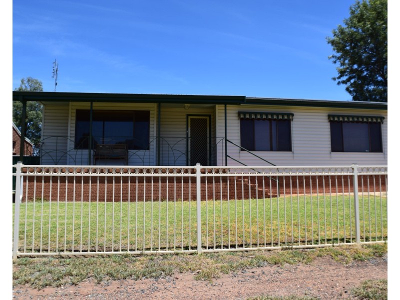 79 Woodward Street, Parkes NSW 2870