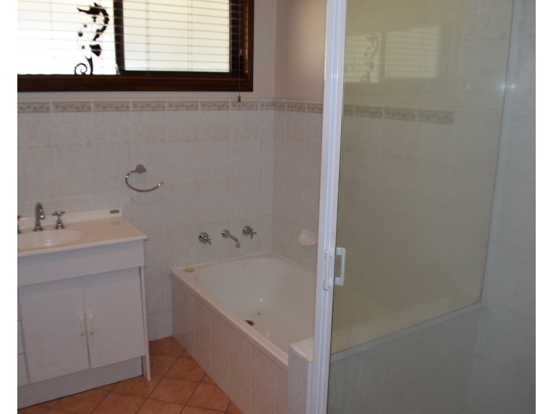 79 Woodward Street, Parkes NSW 2870