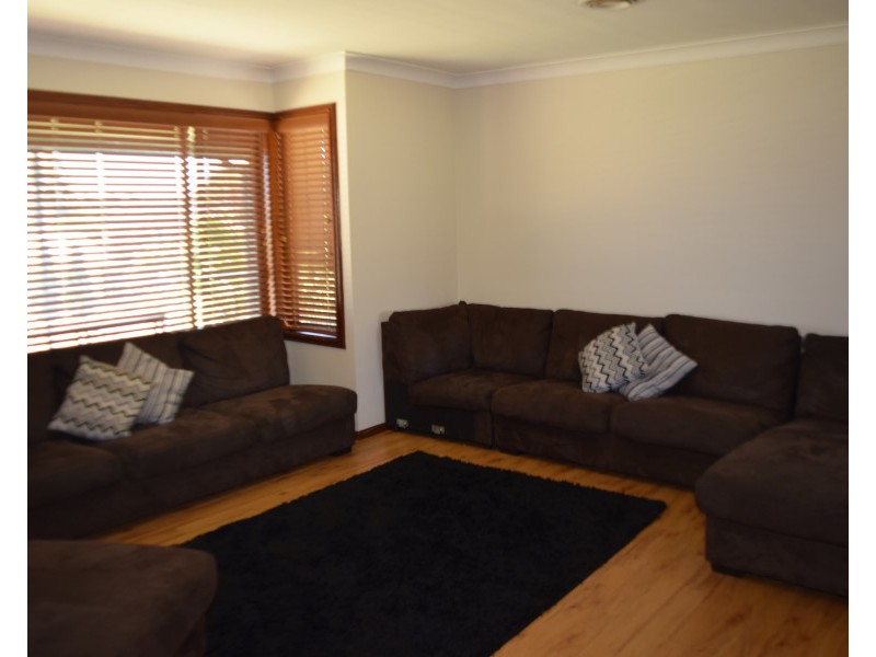 79 Woodward Street, Parkes NSW 2870