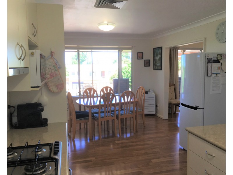 32  Barton Street, Parkes NSW 2870