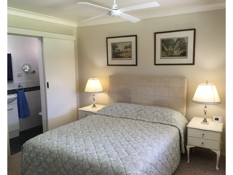 32  Barton Street, Parkes NSW 2870