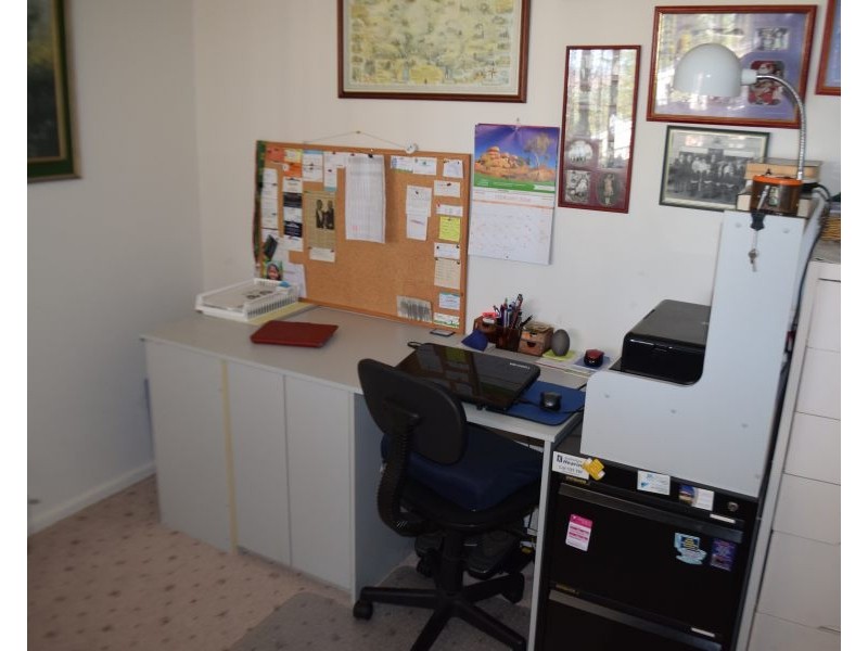 32  Barton Street, Parkes NSW 2870