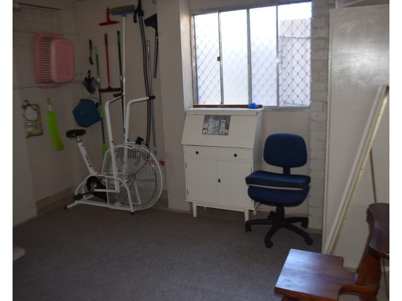 32  Barton Street, Parkes NSW 2870