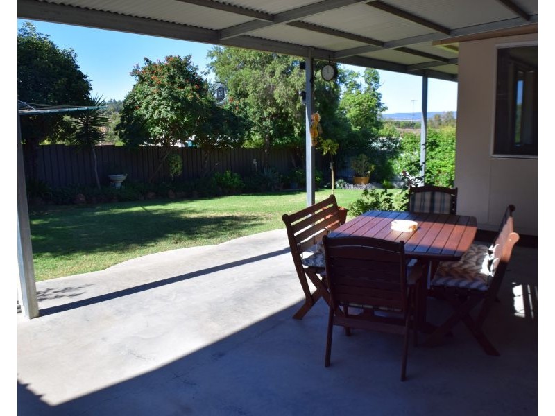 32  Barton Street, Parkes NSW 2870