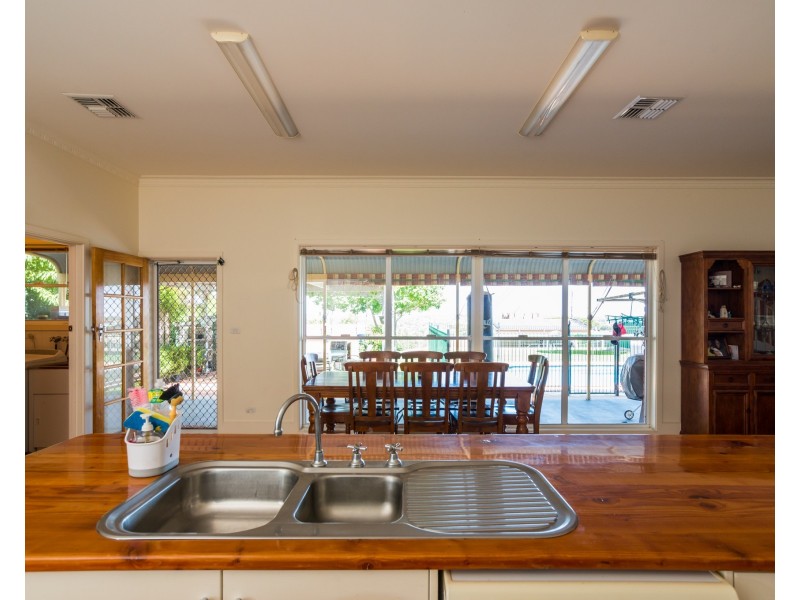 34 High Street, Parkes NSW 2870