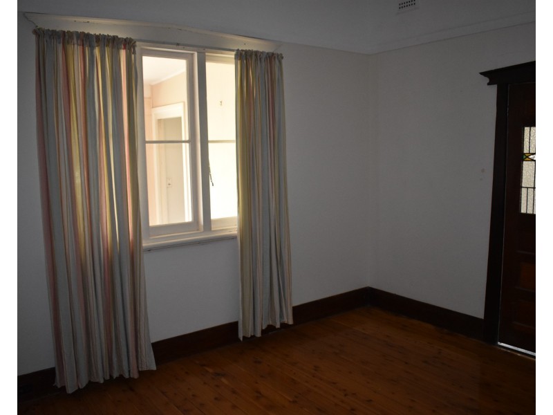 15 Bushman Street, Parkes NSW 2870