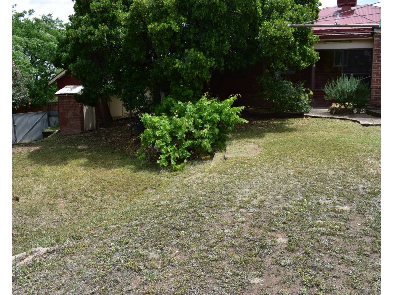15 Bushman Street, Parkes NSW 2870