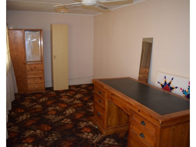 4 Orange Street, Parkes NSW 2870