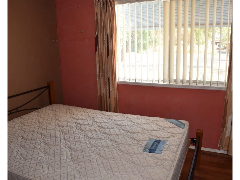 4 Orange Street, Parkes NSW 2870