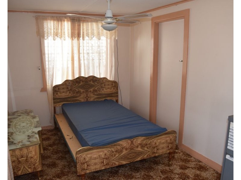 4 Orange Street, Parkes NSW 2870