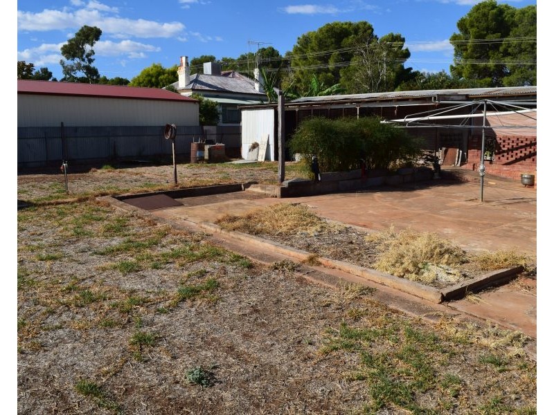 4 Orange Street, Parkes NSW 2870