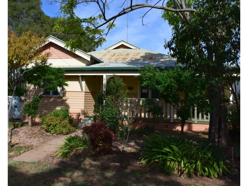 9 Carrington Street, Parkes NSW 2870