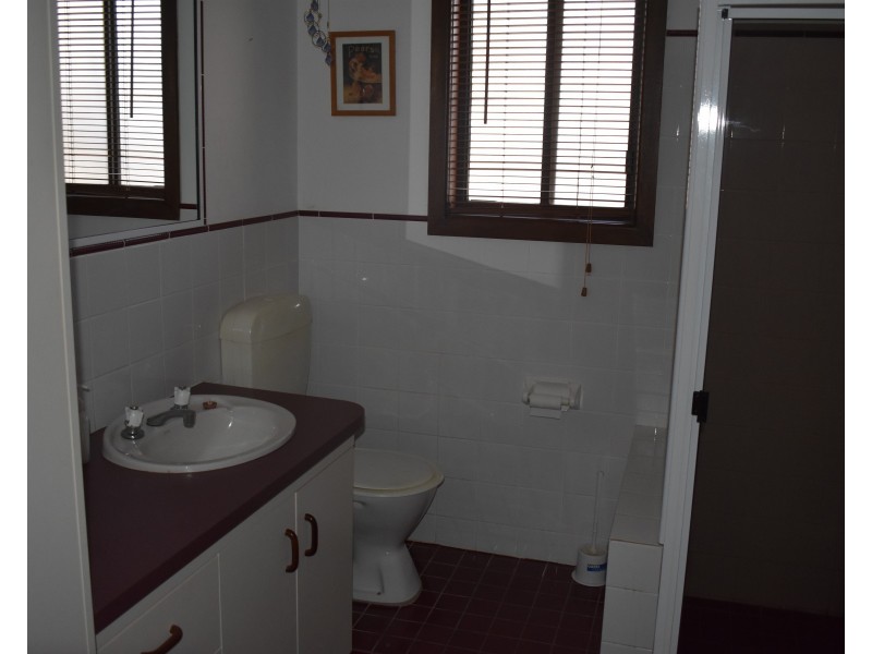 9 Carrington Street, Parkes NSW 2870