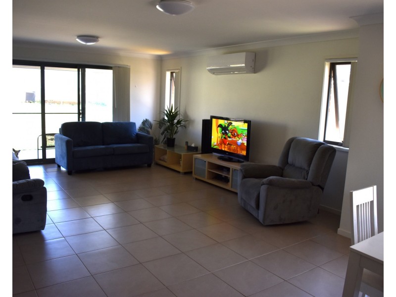 22 Blaxland Street, Parkes NSW 2870