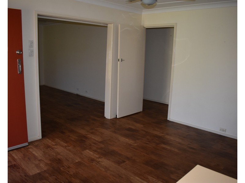 5 Moon Crescent, Parkes NSW 2870
