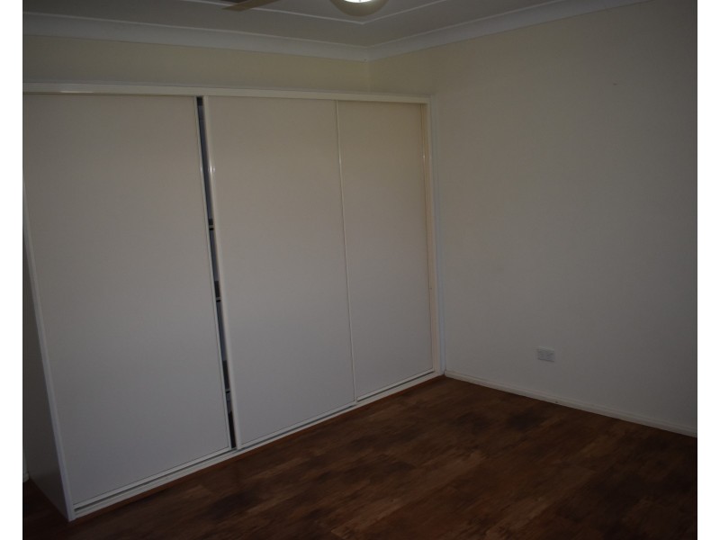 5 Moon Crescent, Parkes NSW 2870