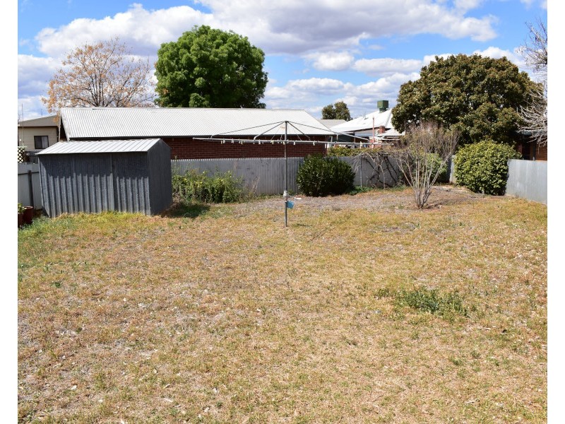 5 Moon Crescent, Parkes NSW 2870