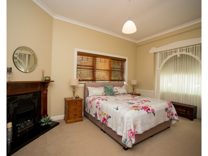 9 Albert Street, Parkes NSW 2870