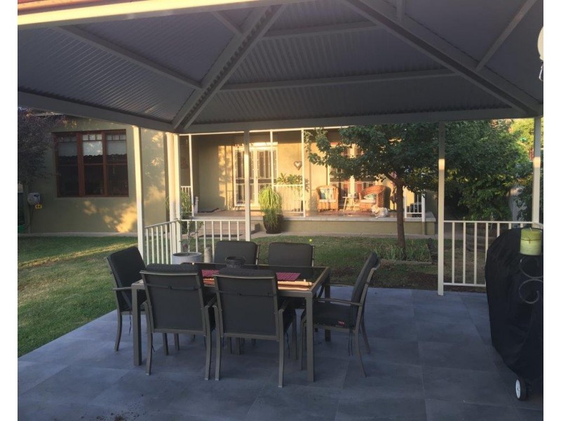 9 Albert Street, Parkes NSW 2870