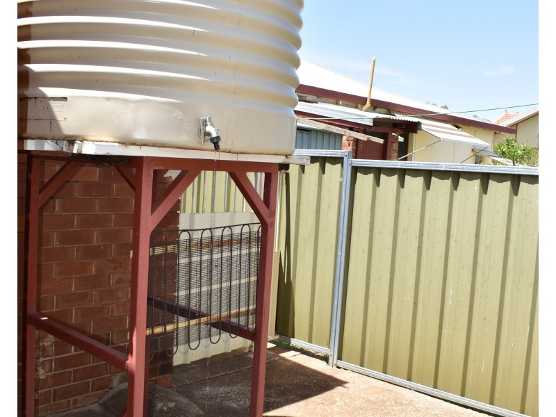 24 Armstrong Street, Parkes NSW 2870