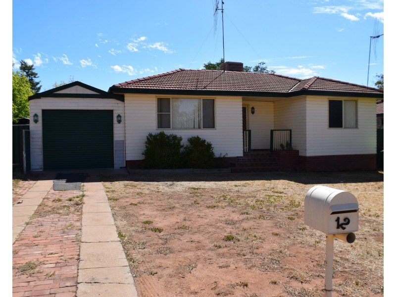 12 Porter Street, Parkes NSW 2870
