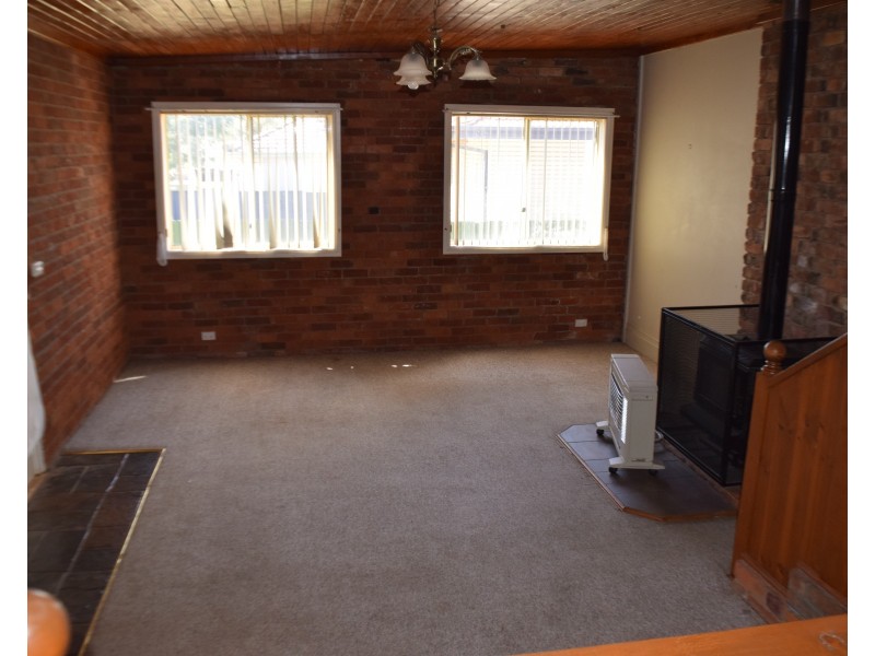 12 Porter Street, Parkes NSW 2870