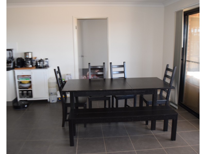 27 Rosewood Avenue, Parkes NSW 2870