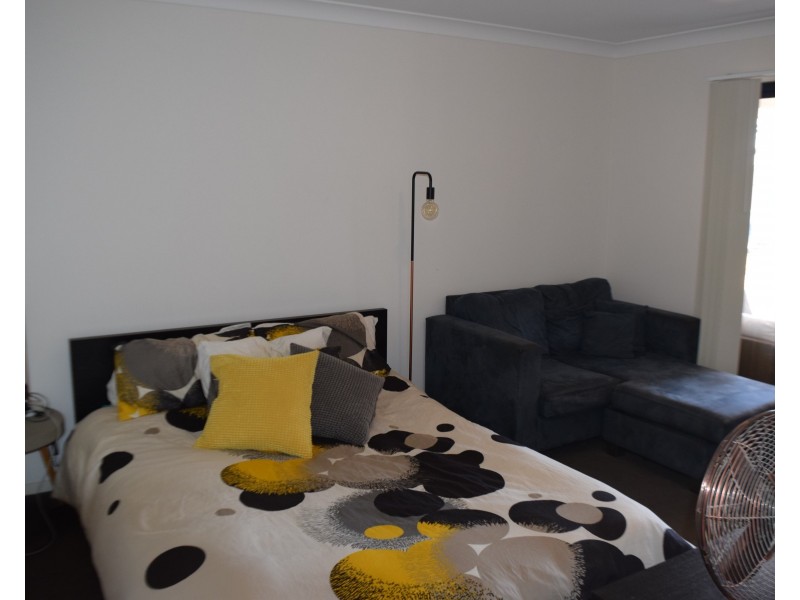 27 Rosewood Avenue, Parkes NSW 2870