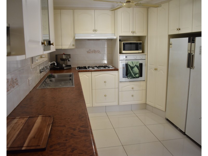 49 Barton Street, Parkes NSW 2870