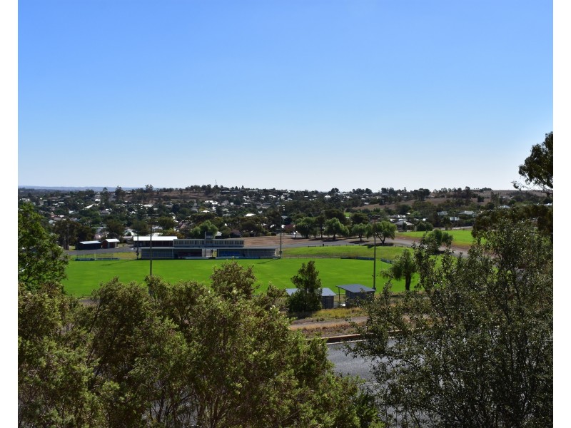 49 Barton Street, Parkes NSW 2870