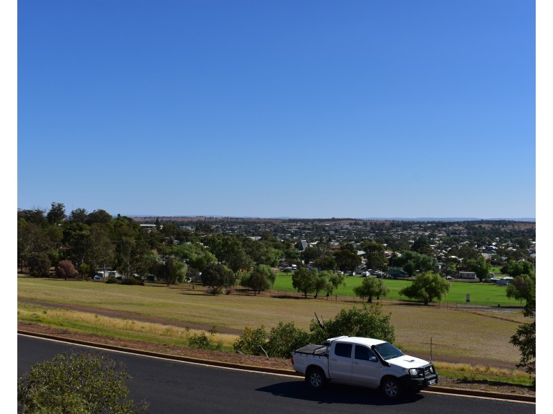 49 Barton Street, Parkes NSW 2870