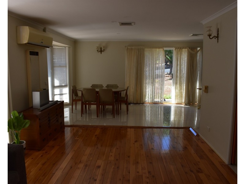 49 Barton Street, Parkes NSW 2870