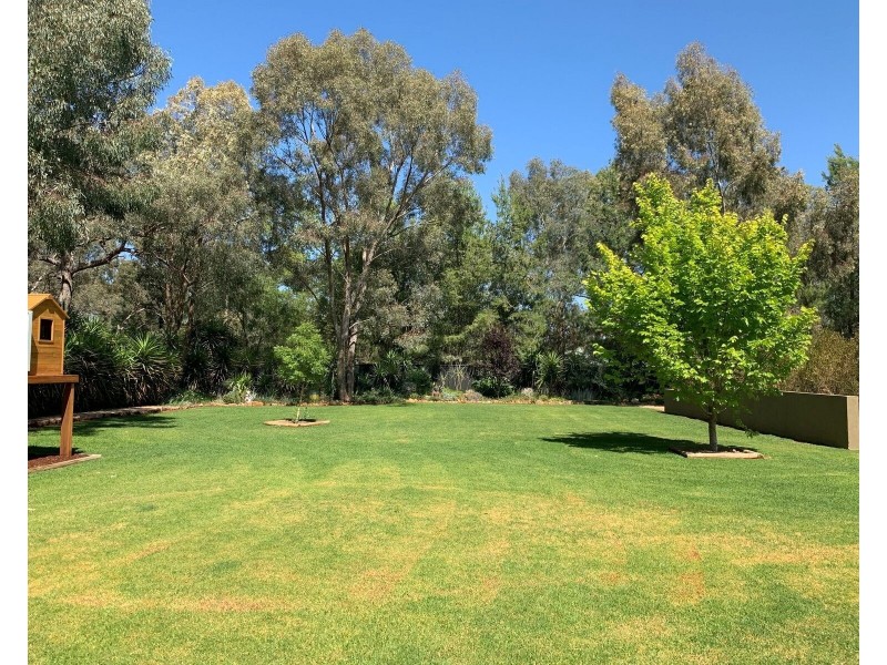 202 Military Road, Parkes NSW 2870