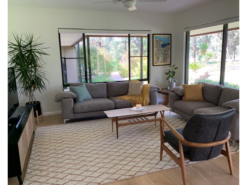 202 Military Road, Parkes NSW 2870