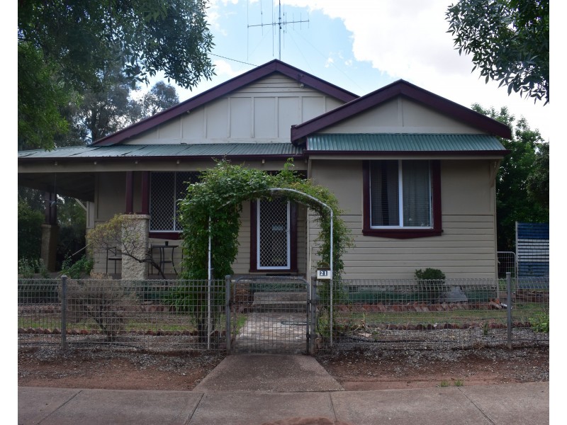 21 Clarinda Street, Parkes NSW 2870