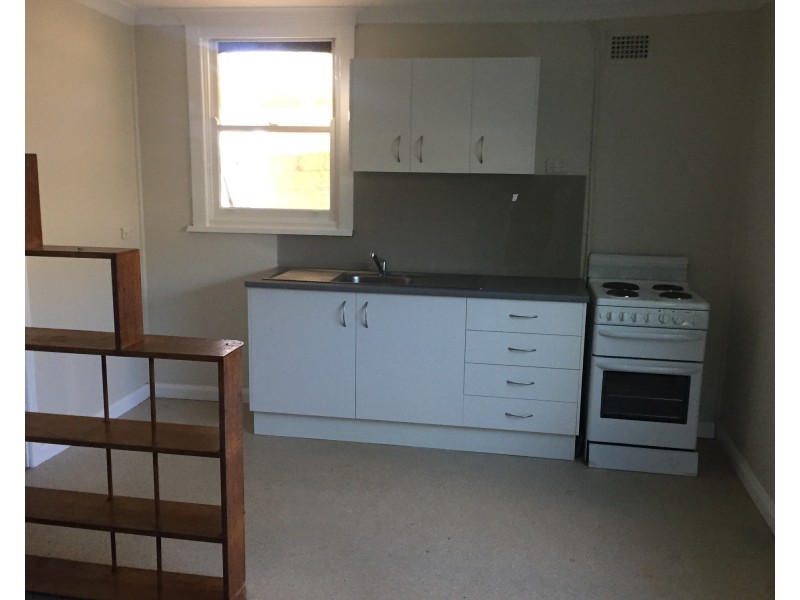 2/4 Medlyn Street, Parkes NSW 2870